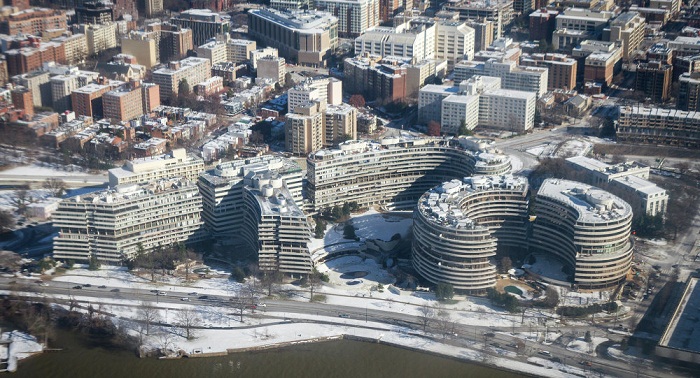 Infamous Watergate Complex catches fire in Washington DC 